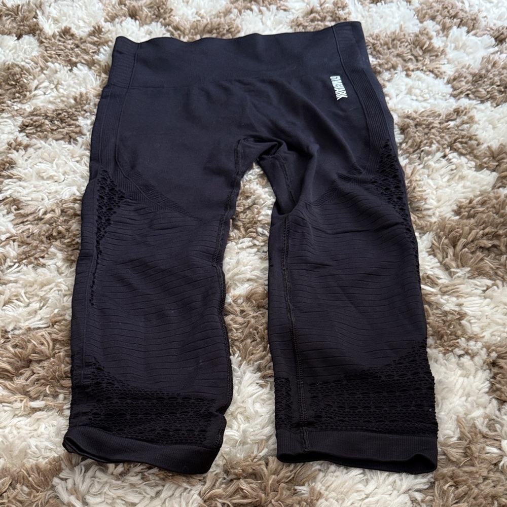 Gymshark women’s cropped Black Leggings